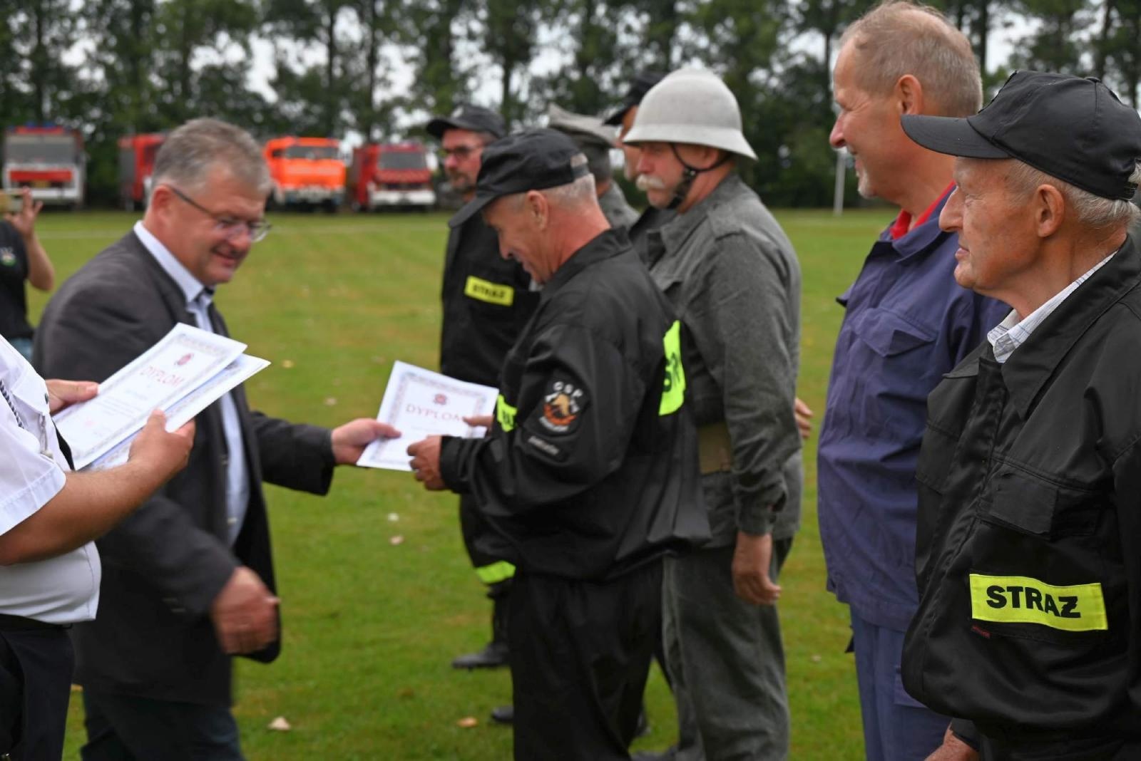 Zdjęcie w galerii na portalu naszraciborz.pl: Druhowie seniorzy z gminy Krzyżanowice wciąż sprawni w akcji wiadomości z regionu