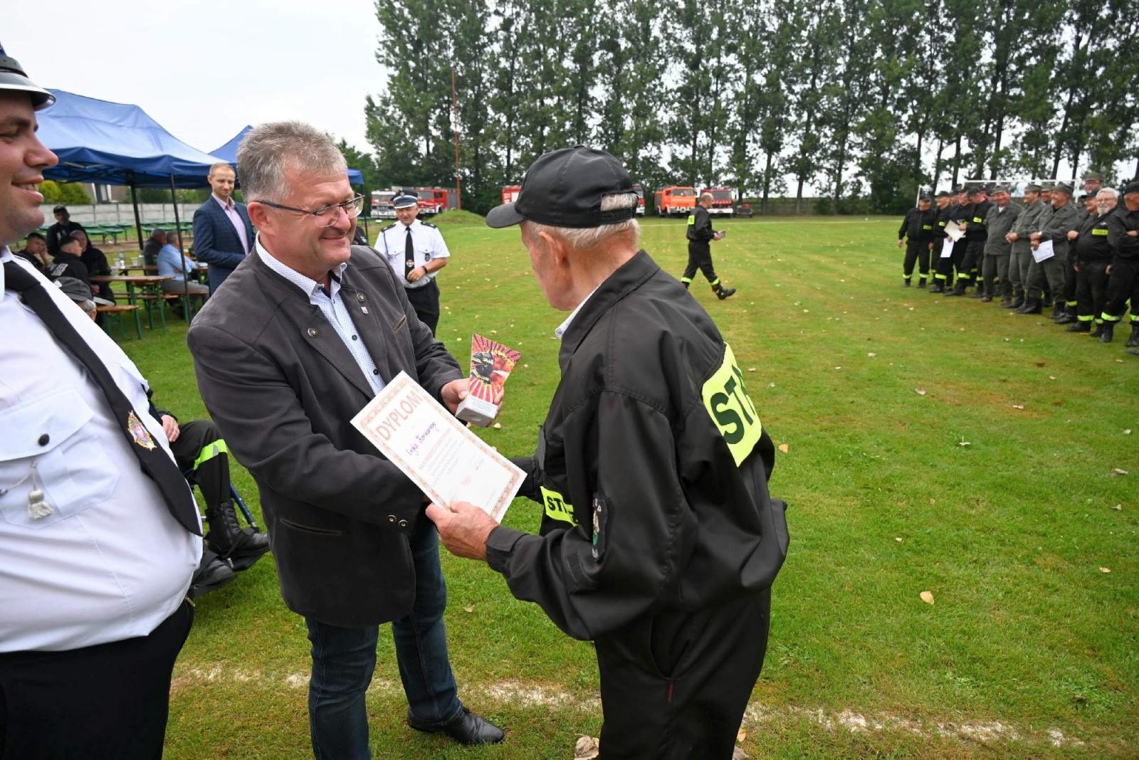Zdjęcie w galerii na portalu naszraciborz.pl: Druhowie seniorzy z gminy Krzyżanowice wciąż sprawni w akcji wiadomości z regionu