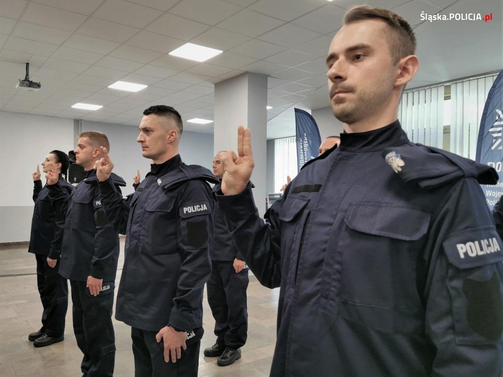 Zdjęcie w galerii na portalu naszraciborz.pl: Nowi policjanci dla śląskich garnizonów, w tym Raciborza wiadomości z regionu