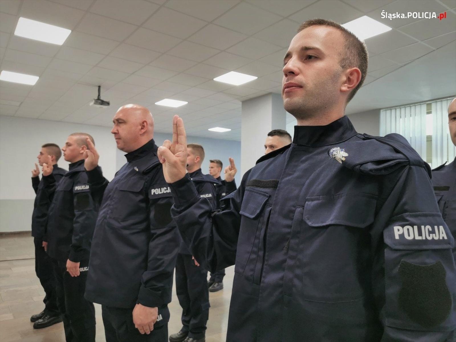 Zdjęcie w galerii na portalu naszraciborz.pl: Nowi policjanci dla śląskich garnizonów, w tym Raciborza wiadomości z regionu