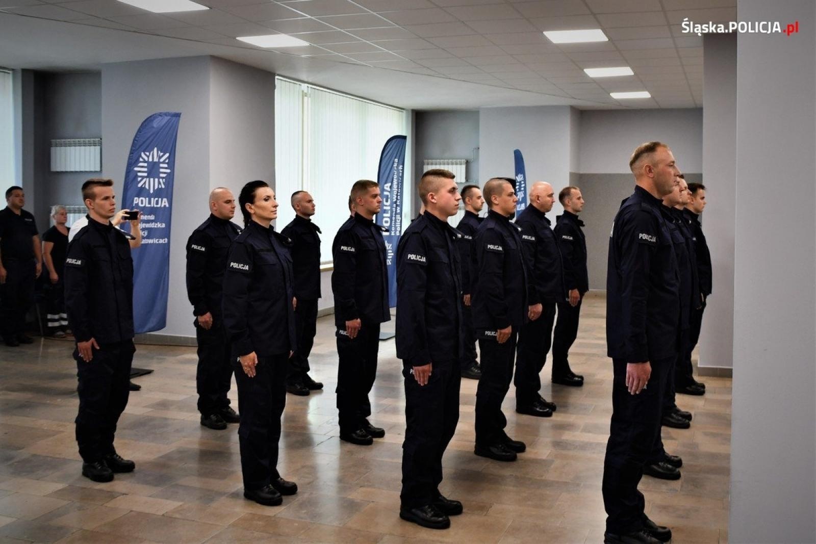 Zdjęcie w galerii na portalu naszraciborz.pl: Nowi policjanci dla śląskich garnizonów, w tym Raciborza wiadomości z regionu