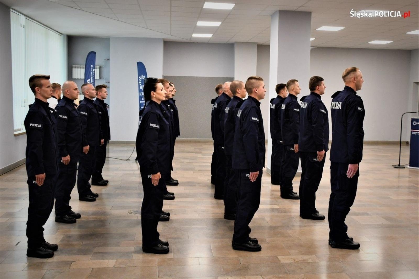 Zdjęcie w galerii na portalu naszraciborz.pl: Nowi policjanci dla śląskich garnizonów, w tym Raciborza wiadomości z regionu