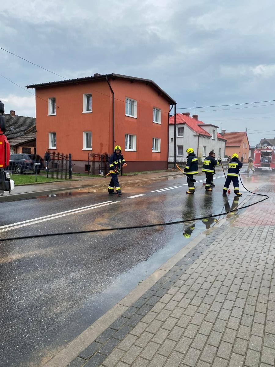 Zdjęcie w galerii na portalu naszraciborz.pl: Masy błota po ulewach w Raciborzu i Pawłowie wiadomości z regionu
