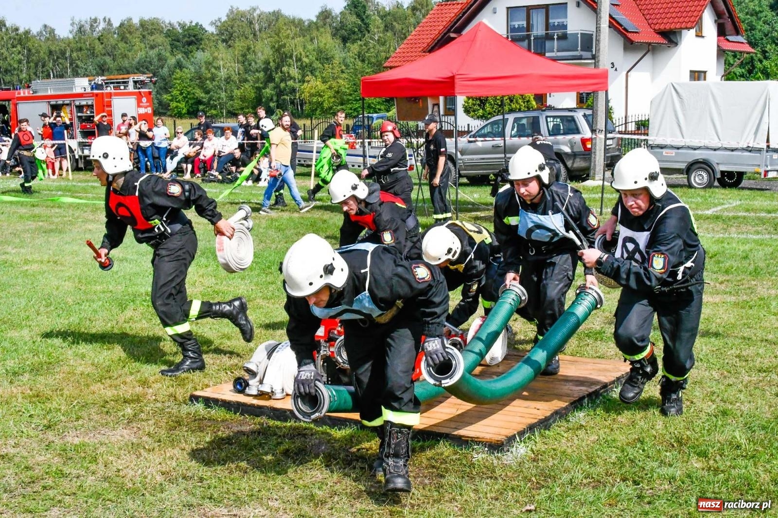 Zdjęcie w galerii na portalu naszraciborz.pl: Strażackie święto w Siedliskach. Kozi na tronie [FOTO i WIDEO] wiadomości z regionu