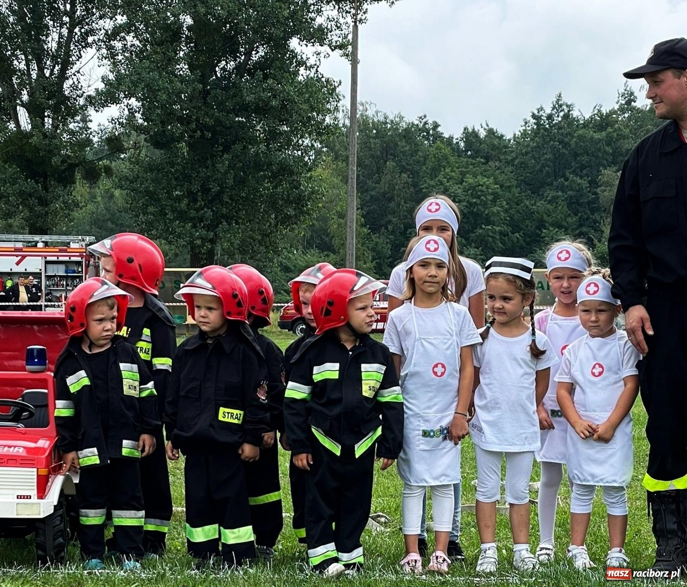 Zdjęcie w galerii na portalu naszraciborz.pl: Strażackie święto w Siedliskach. Kozi na tronie [FOTO i WIDEO] wiadomości z regionu