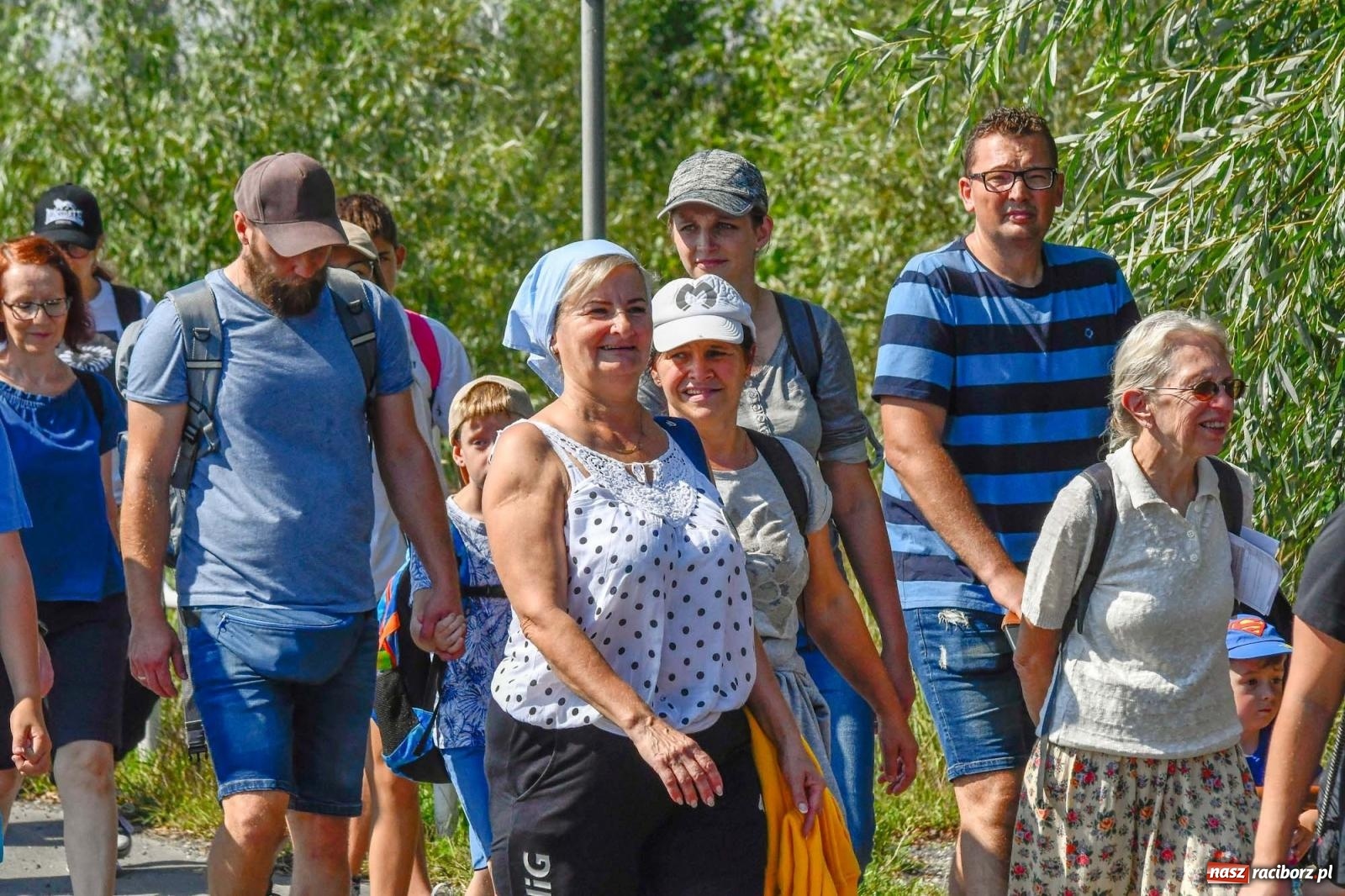 Zdjęcie w galerii na portalu naszraciborz.pl: Pielgrzymi z powiatu raciborskiego wyruszyli na Jasną Górę [FOTO i WIDEO] wiadomości z regionu