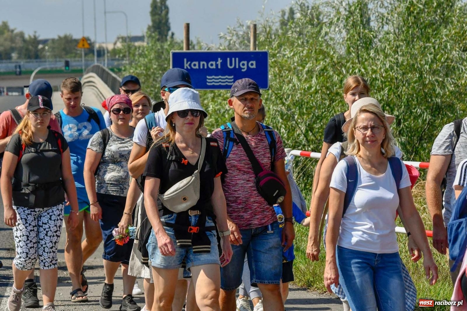 Zdjęcie w galerii na portalu naszraciborz.pl: Pielgrzymi z powiatu raciborskiego wyruszyli na Jasną Górę [FOTO i WIDEO] wiadomości z regionu