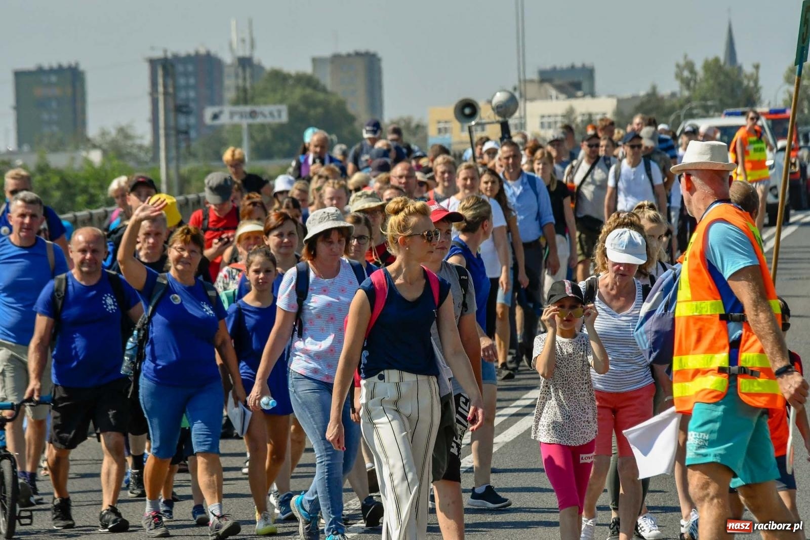 Zdjęcie w galerii na portalu naszraciborz.pl: Pielgrzymi z powiatu raciborskiego wyruszyli na Jasną Górę [FOTO i WIDEO] wiadomości z regionu