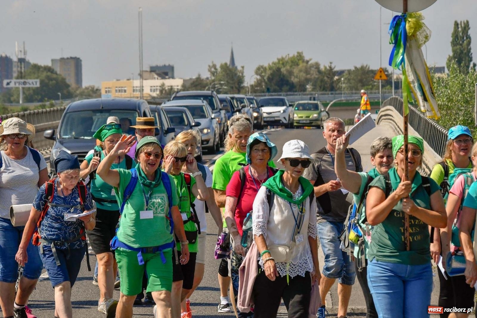 Zdjęcie w galerii na portalu naszraciborz.pl: Pielgrzymi z powiatu raciborskiego wyruszyli na Jasną Górę [FOTO i WIDEO] wiadomości z regionu
