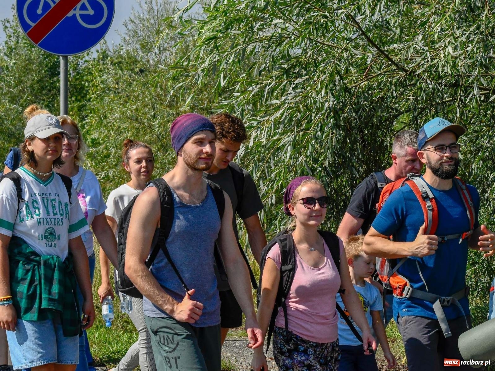 Zdjęcie w galerii na portalu naszraciborz.pl: Pielgrzymi z powiatu raciborskiego wyruszyli na Jasną Górę [FOTO i WIDEO] wiadomości z regionu