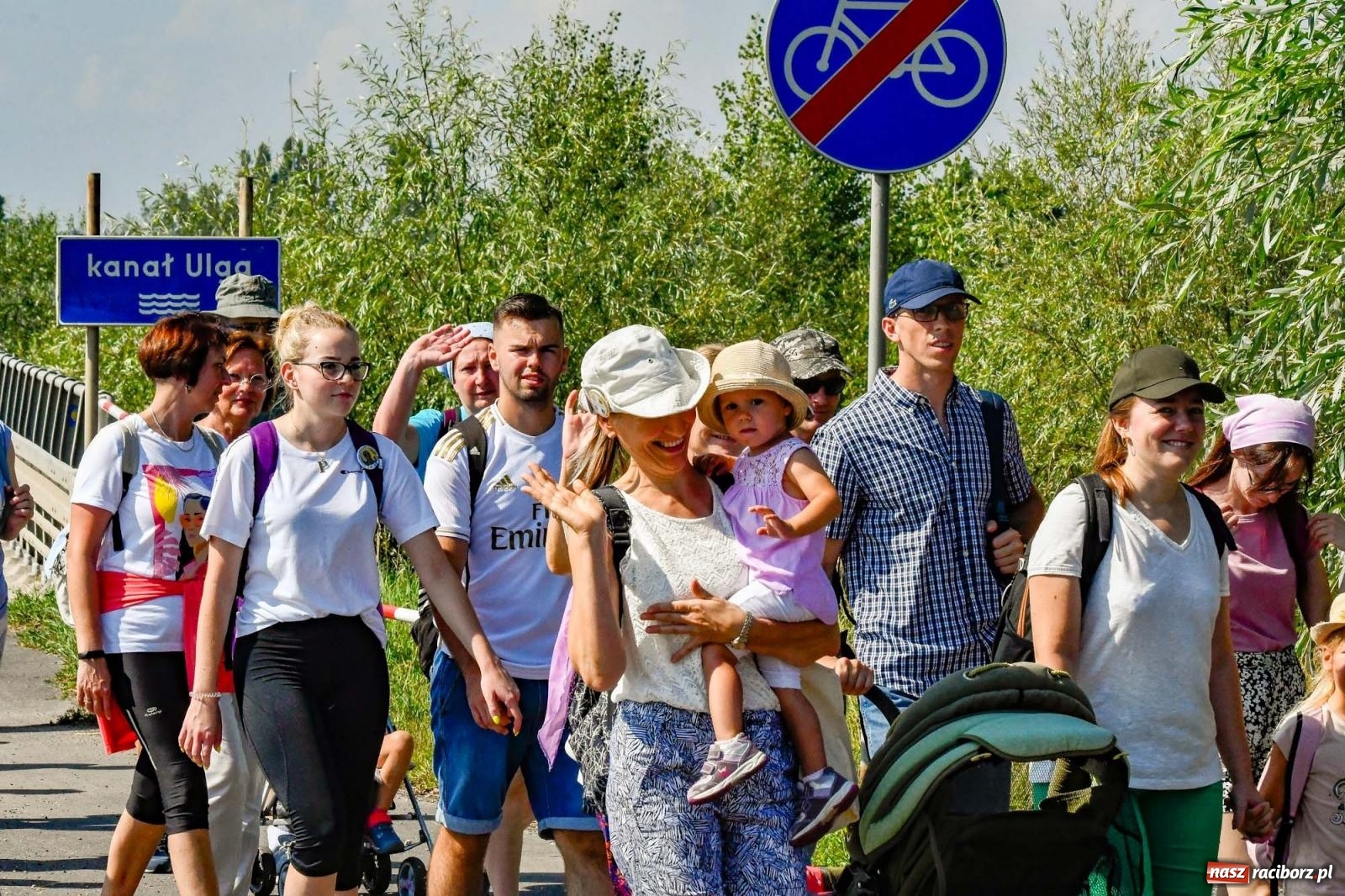 Zdjęcie w galerii na portalu naszraciborz.pl: Pielgrzymi z powiatu raciborskiego wyruszyli na Jasną Górę [FOTO i WIDEO] wiadomości z regionu