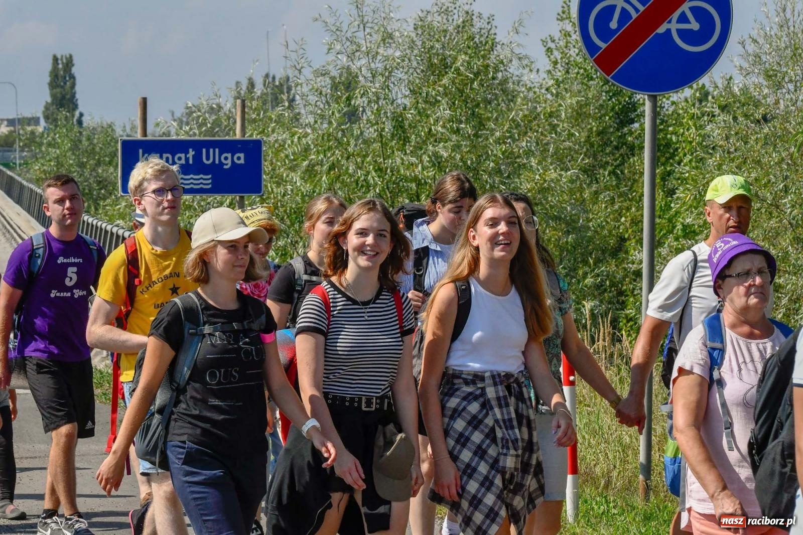 Zdjęcie w galerii na portalu naszraciborz.pl: Pielgrzymi z powiatu raciborskiego wyruszyli na Jasną Górę [FOTO i WIDEO] wiadomości z regionu
