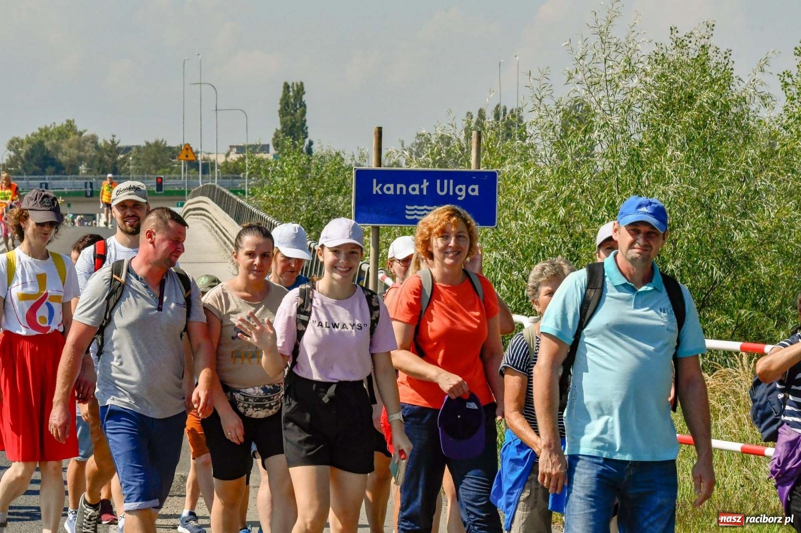 Zdjęcie w galerii na portalu naszraciborz.pl: Pielgrzymi z powiatu raciborskiego wyruszyli na Jasną Górę [FOTO i WIDEO] wiadomości z regionu