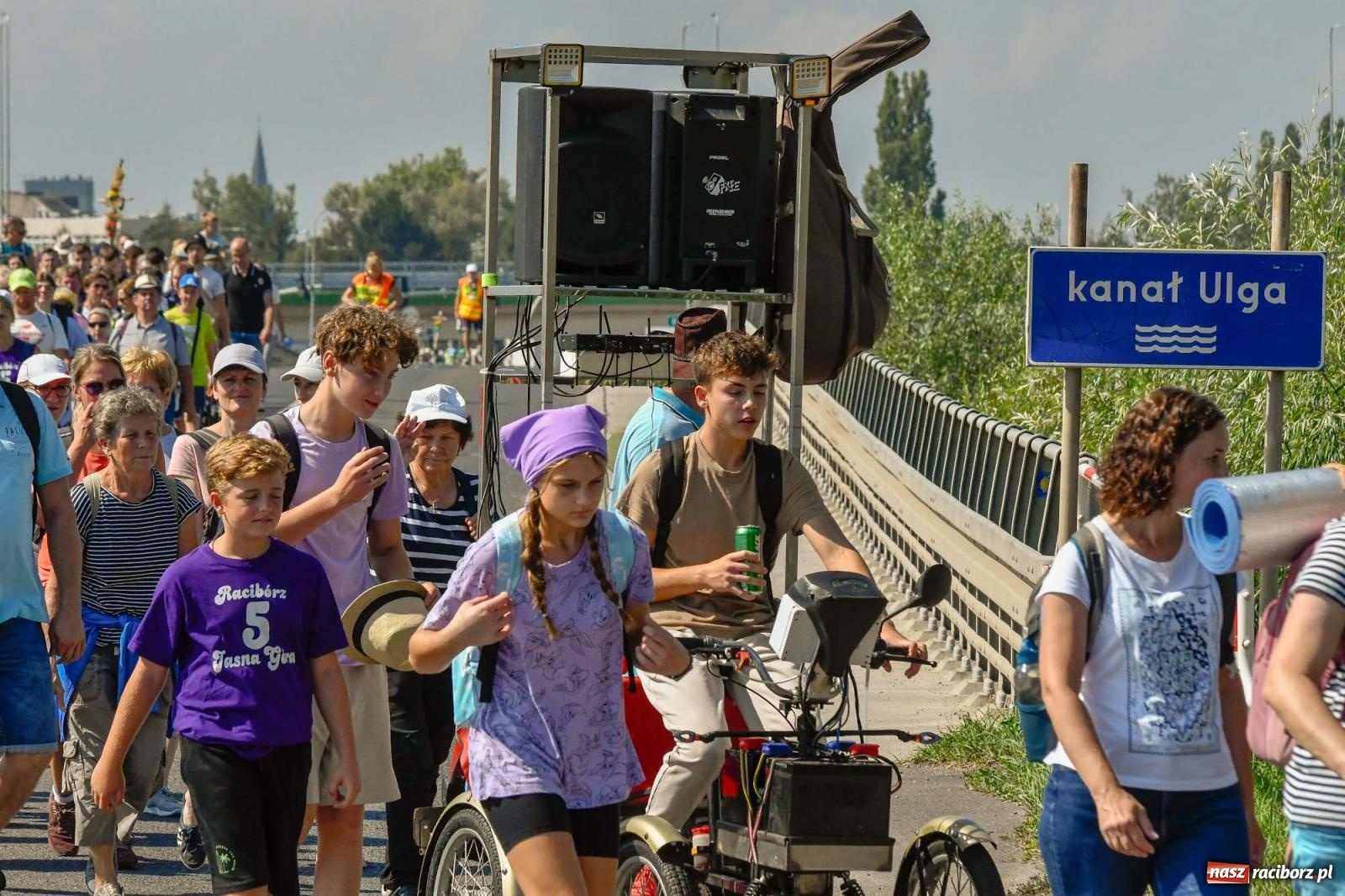 Zdjęcie w galerii na portalu naszraciborz.pl: Pielgrzymi z powiatu raciborskiego wyruszyli na Jasną Górę [FOTO i WIDEO] wiadomości z regionu