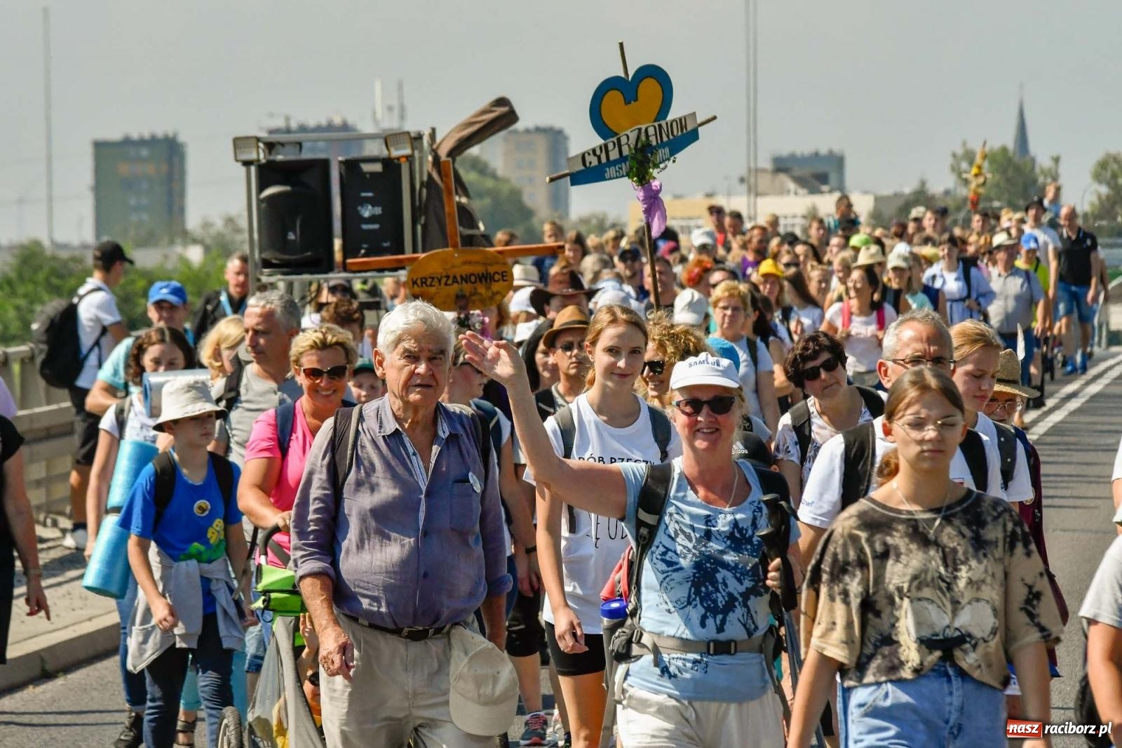 Zdjęcie w galerii na portalu naszraciborz.pl: Pielgrzymi z powiatu raciborskiego wyruszyli na Jasną Górę [FOTO i WIDEO] wiadomości z regionu