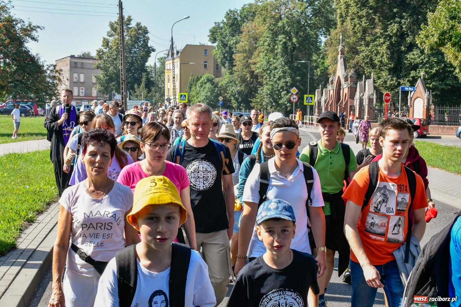 Zdjęcie w galerii na portalu naszraciborz.pl: Pielgrzymi z powiatu raciborskiego wyruszyli na Jasną Górę [FOTO i WIDEO] wiadomości z regionu