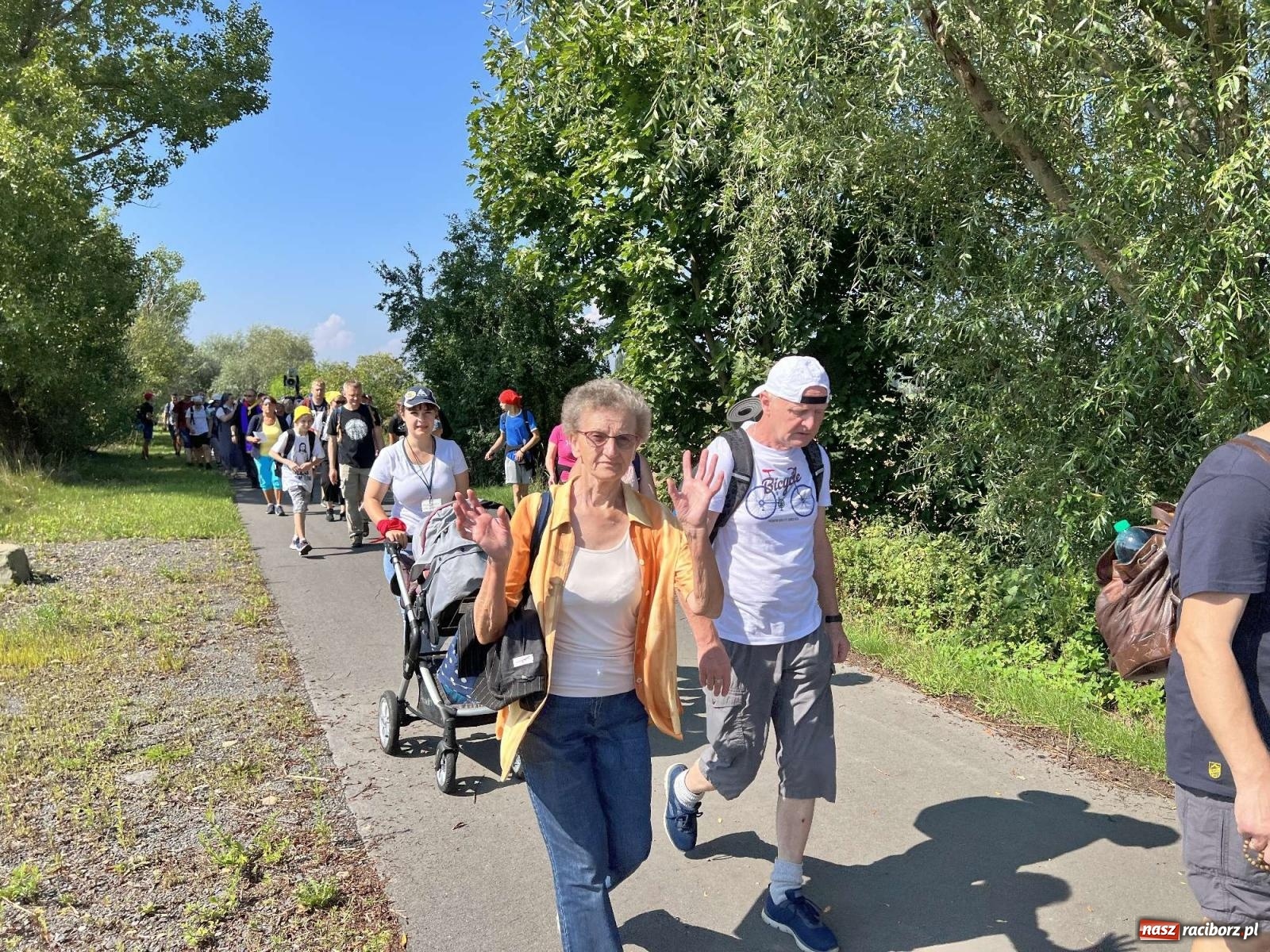 Zdjęcie w galerii na portalu naszraciborz.pl: Pielgrzymi z powiatu raciborskiego wyruszyli na Jasną Górę [FOTO i WIDEO] wiadomości z regionu