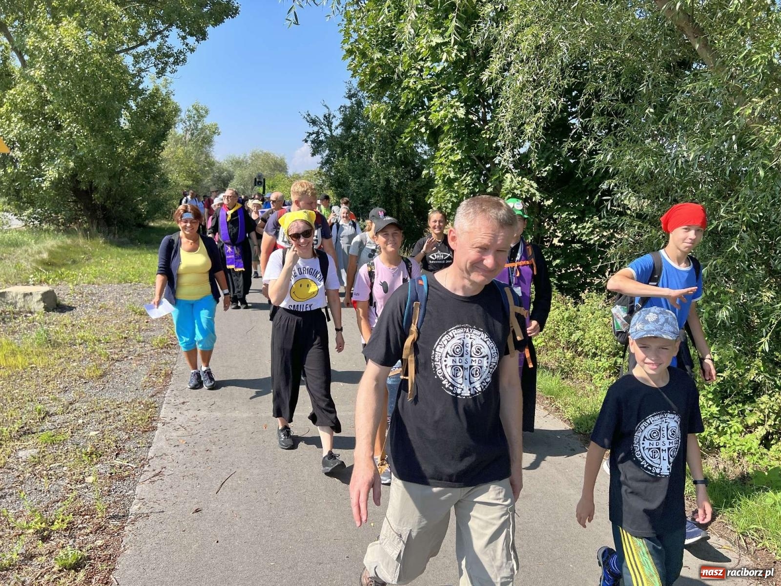 Zdjęcie w galerii na portalu naszraciborz.pl: Pielgrzymi z powiatu raciborskiego wyruszyli na Jasną Górę [FOTO i WIDEO] wiadomości z regionu