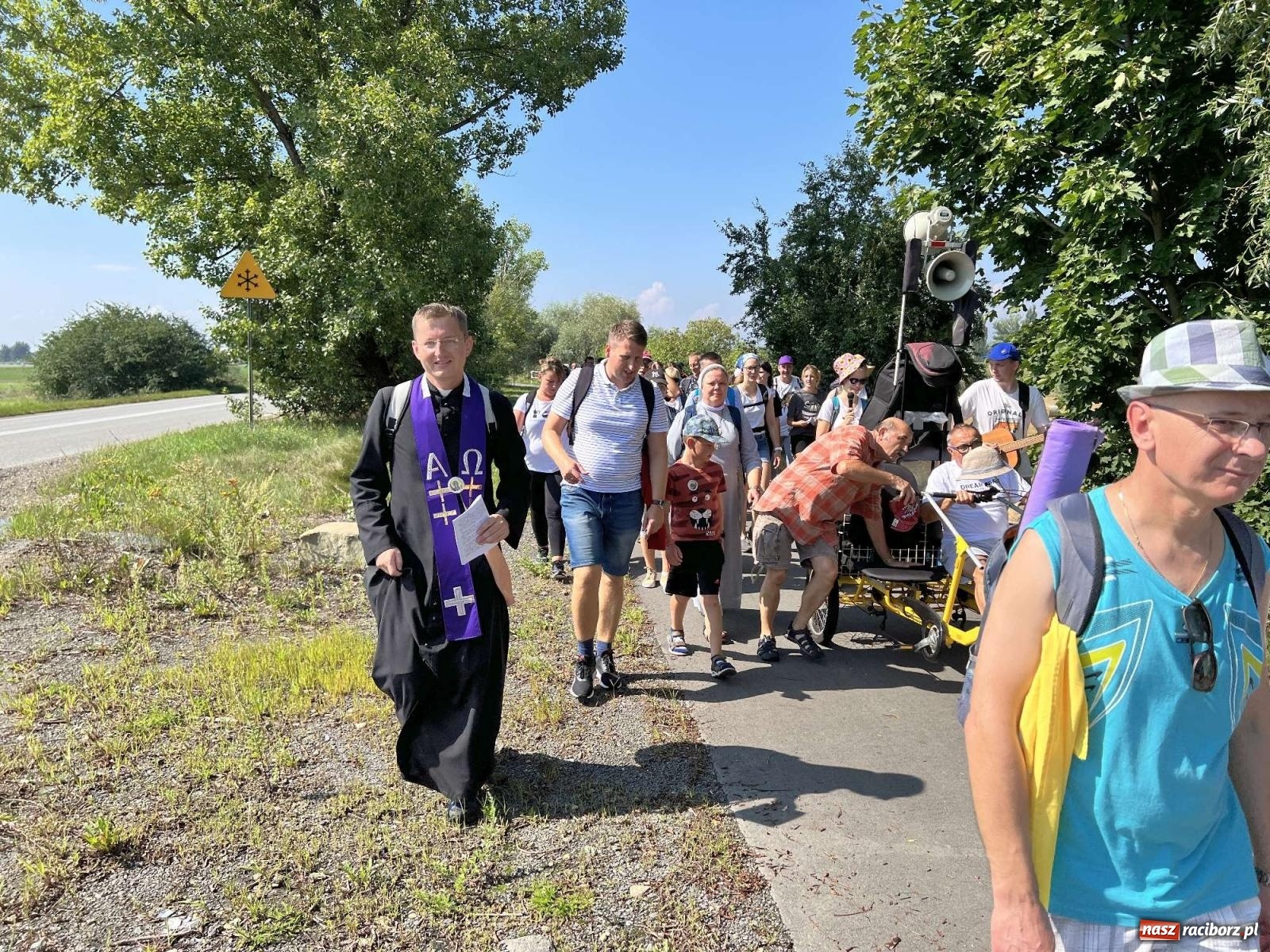 Zdjęcie w galerii na portalu naszraciborz.pl: Pielgrzymi z powiatu raciborskiego wyruszyli na Jasną Górę [FOTO i WIDEO] wiadomości z regionu