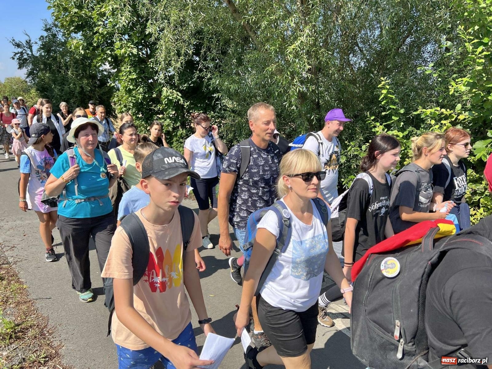 Zdjęcie w galerii na portalu naszraciborz.pl: Pielgrzymi z powiatu raciborskiego wyruszyli na Jasną Górę [FOTO i WIDEO] wiadomości z regionu