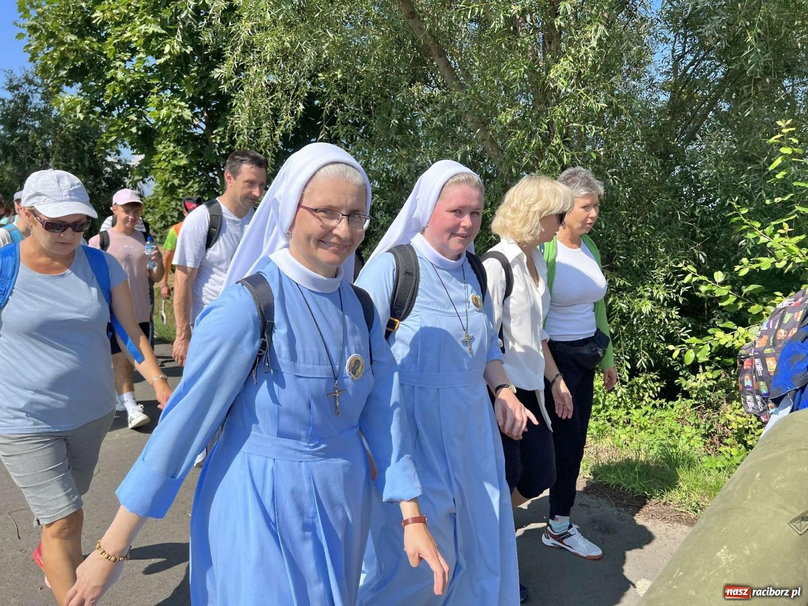 Zdjęcie w galerii na portalu naszraciborz.pl: Pielgrzymi z powiatu raciborskiego wyruszyli na Jasną Górę [FOTO i WIDEO] wiadomości z regionu