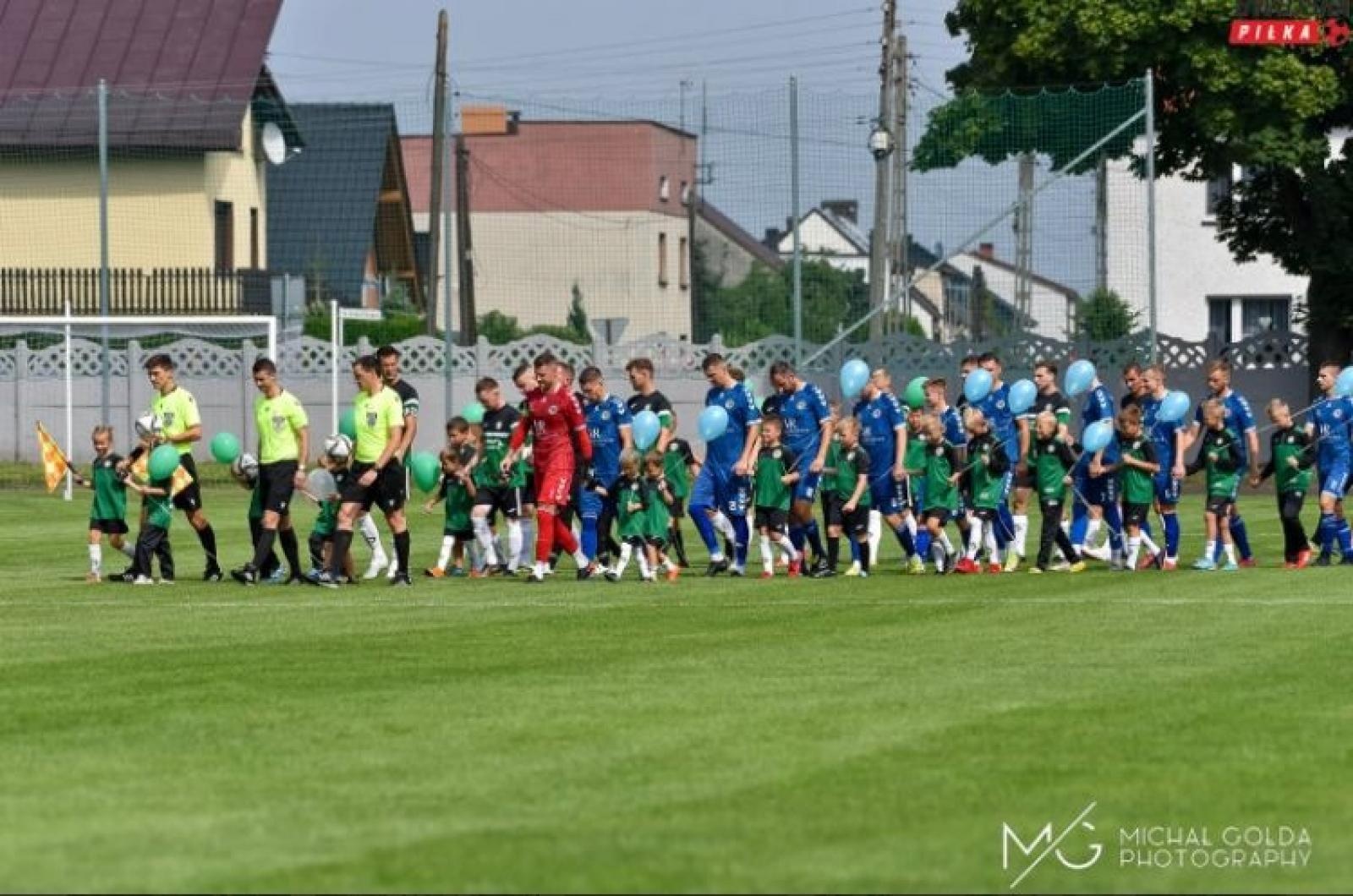 Zdjęcie w galerii na portalu naszraciborz.pl: Lasy Państwowe wsparły LKS Tworków wiadomości z regionu