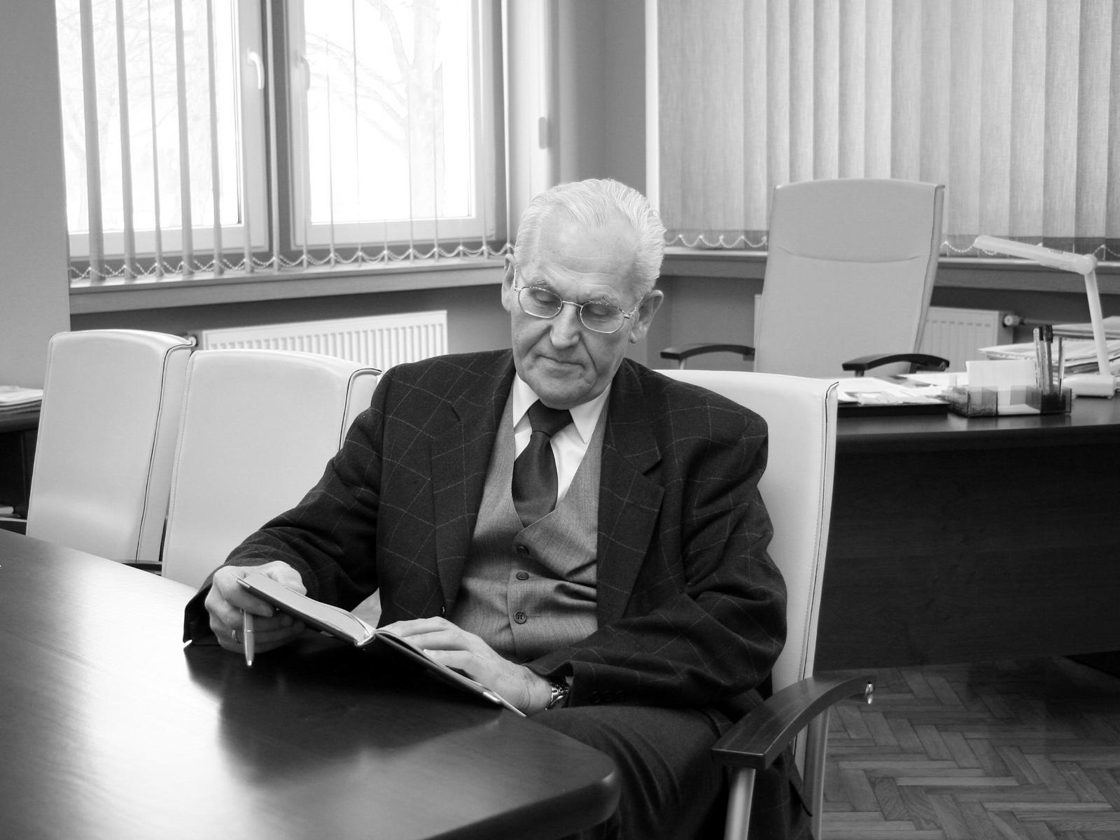 Zdjęcie w galerii na portalu naszraciborz.pl: Życie i praca śp. profesora Mariana Teodora Kapicy [WSPOMNIENIE] wiadomości z regionu