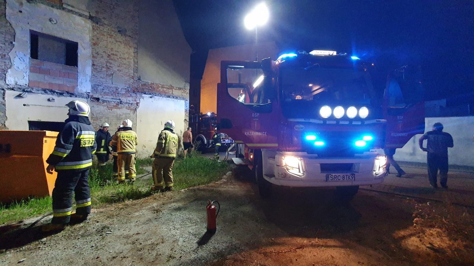 Zdjęcie w galerii na portalu naszraciborz.pl: Raport 998. Nocny pożar w Krzanowicach. Atak owadów w Czerwięcicach i Samborowicach wiadomości z regionu