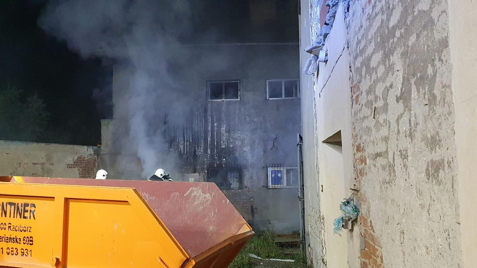 Zdjęcie w galerii na portalu naszraciborz.pl: Raport 998. Nocny pożar w Krzanowicach. Atak owadów w Czerwięcicach i Samborowicach wiadomości z regionu