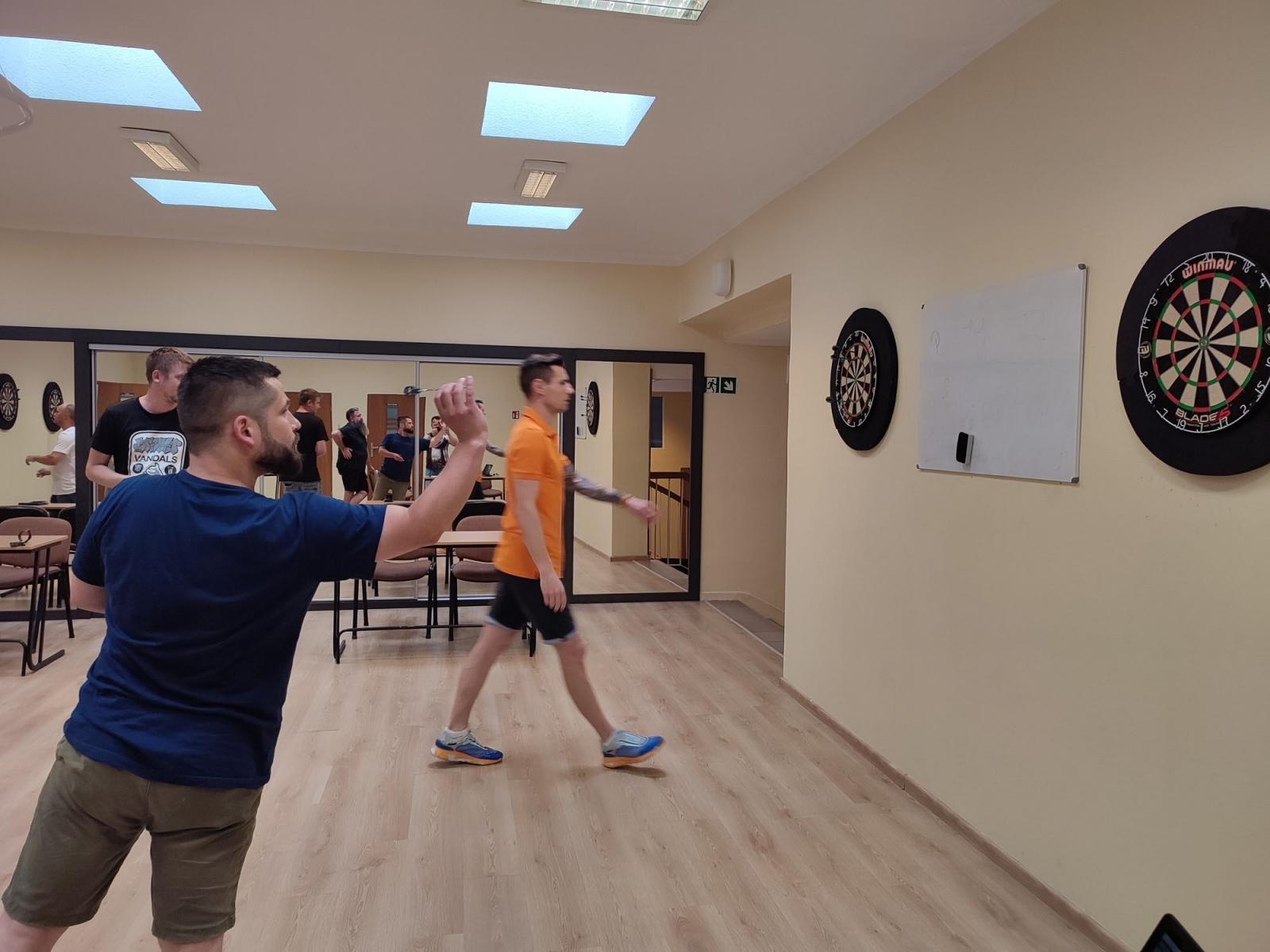 Zdjęcie w galerii na portalu naszraciborz.pl: Skrzymowski i Humeniuk najlepsi w deblowym turnieju darta [FOTO] wiadomości z regionu