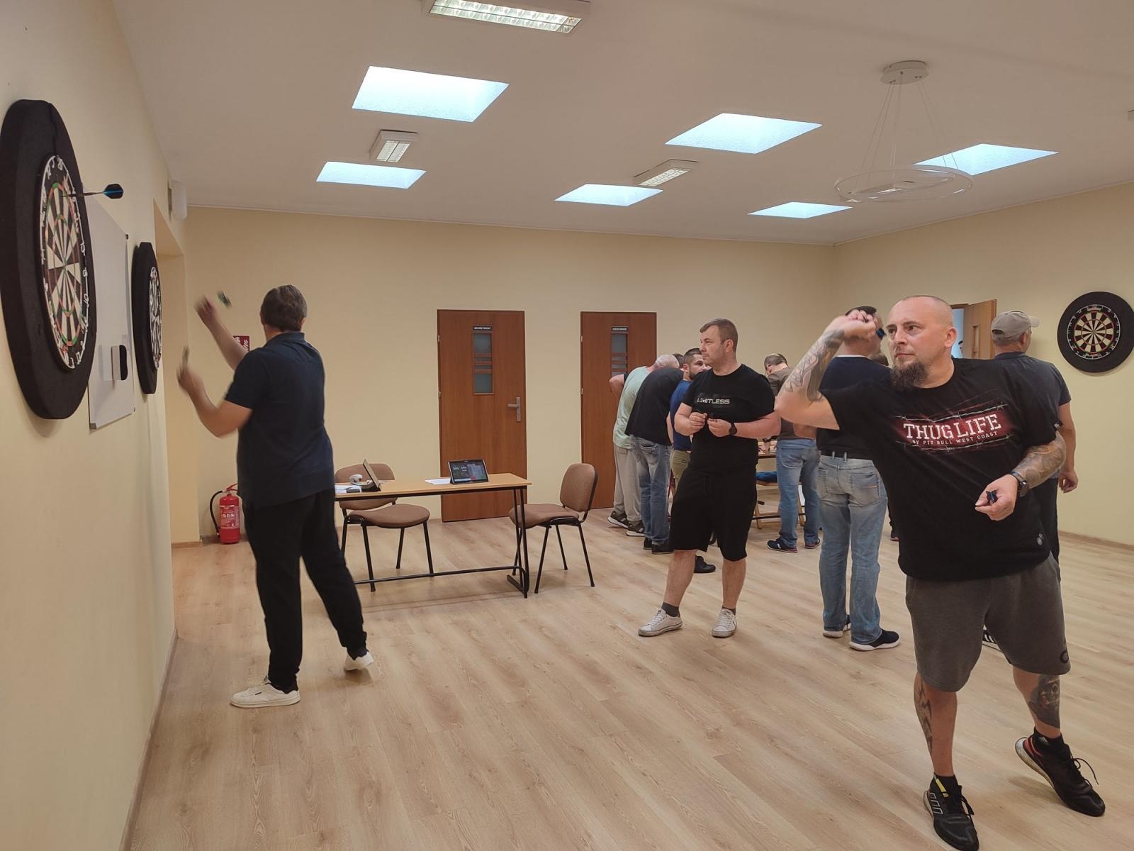 Zdjęcie w galerii na portalu naszraciborz.pl: Skrzymowski i Humeniuk najlepsi w deblowym turnieju darta [FOTO] wiadomości z regionu
