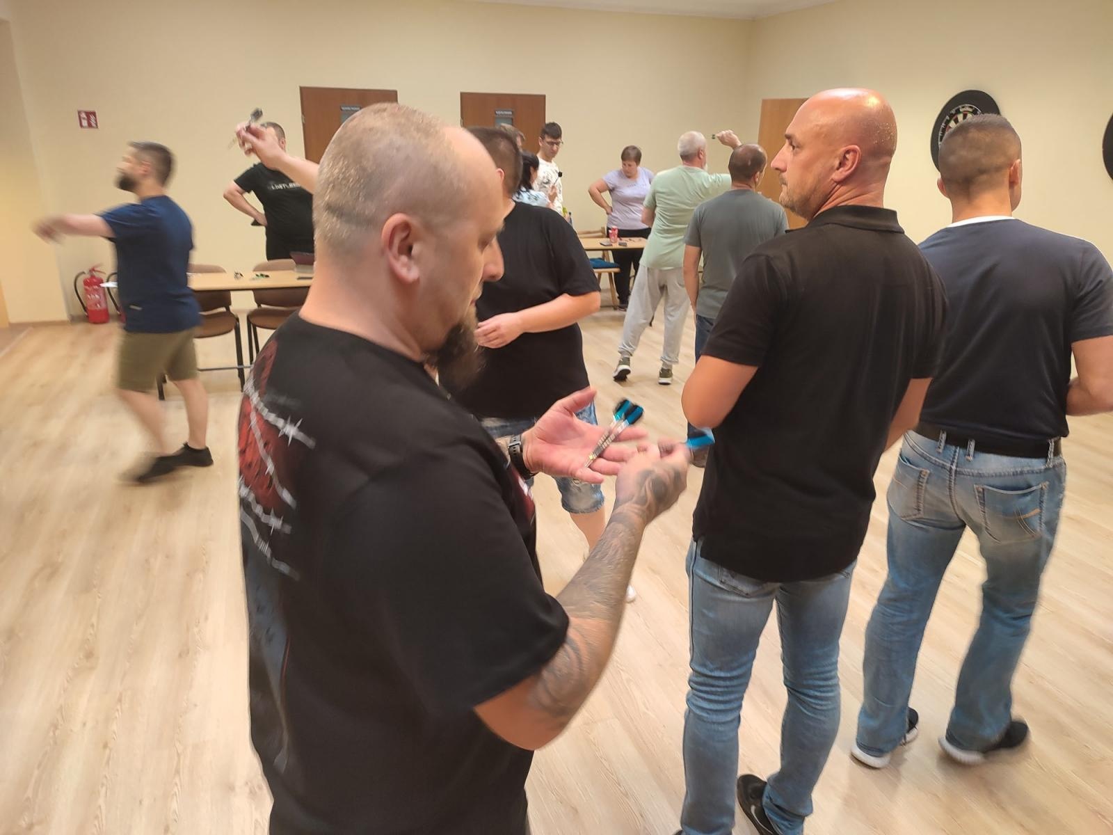 Zdjęcie w galerii na portalu naszraciborz.pl: Skrzymowski i Humeniuk najlepsi w deblowym turnieju darta [FOTO] wiadomości z regionu
