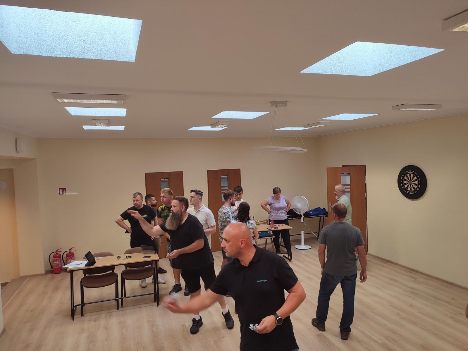Zdjęcie w galerii na portalu naszraciborz.pl: Skrzymowski i Humeniuk najlepsi w deblowym turnieju darta [FOTO] wiadomości z regionu