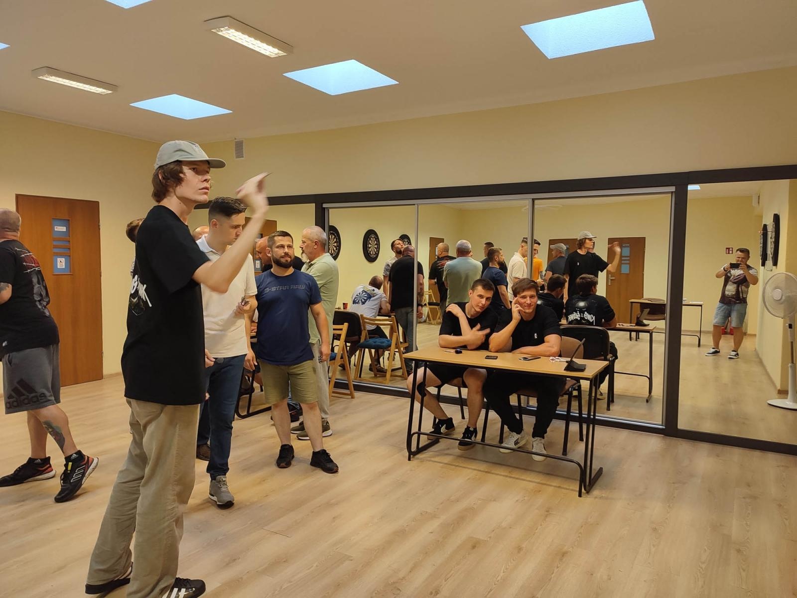 Zdjęcie w galerii na portalu naszraciborz.pl: Skrzymowski i Humeniuk najlepsi w deblowym turnieju darta [FOTO] wiadomości z regionu