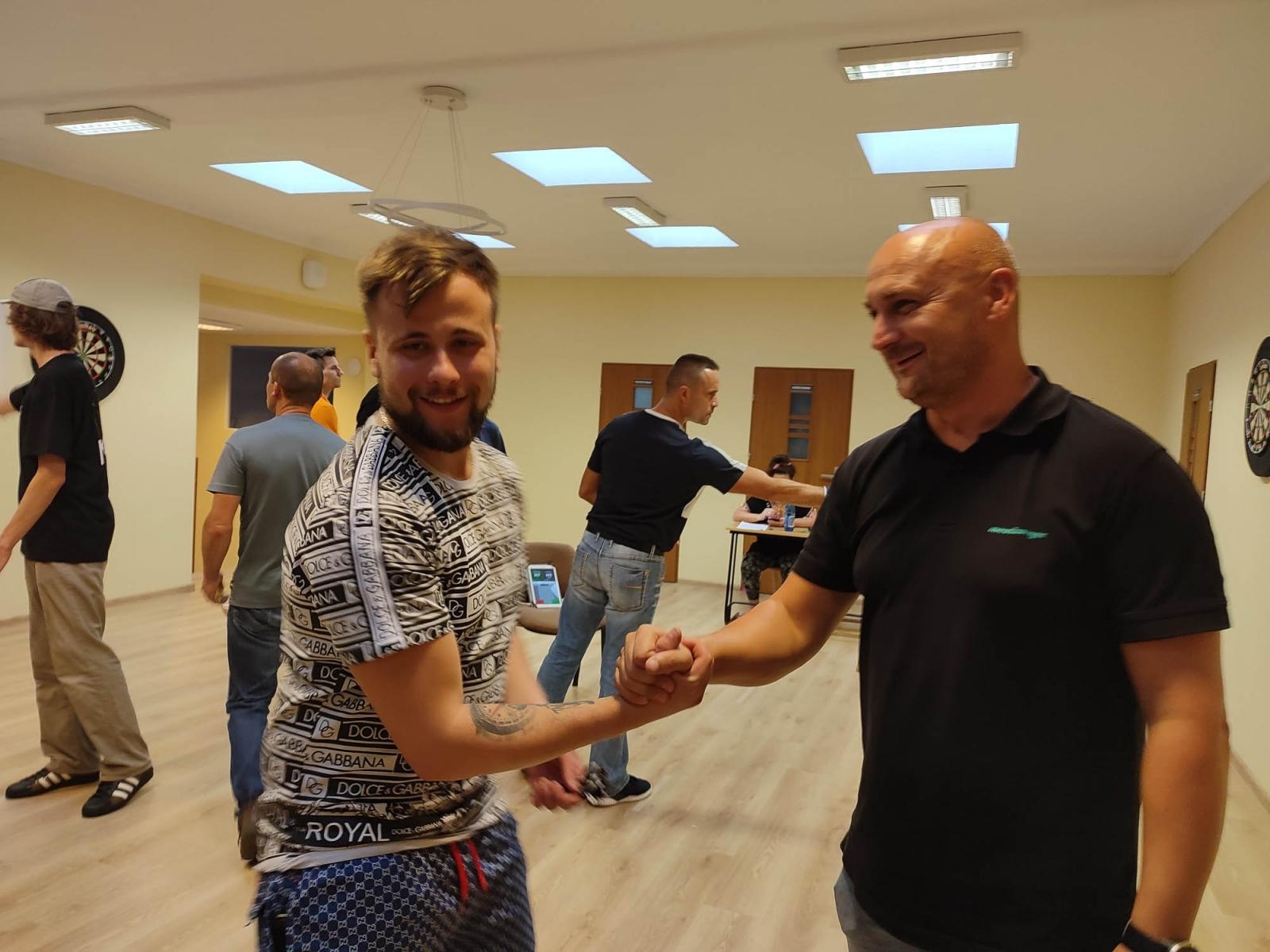 Zdjęcie w galerii na portalu naszraciborz.pl: Skrzymowski i Humeniuk najlepsi w deblowym turnieju darta [FOTO] wiadomości z regionu