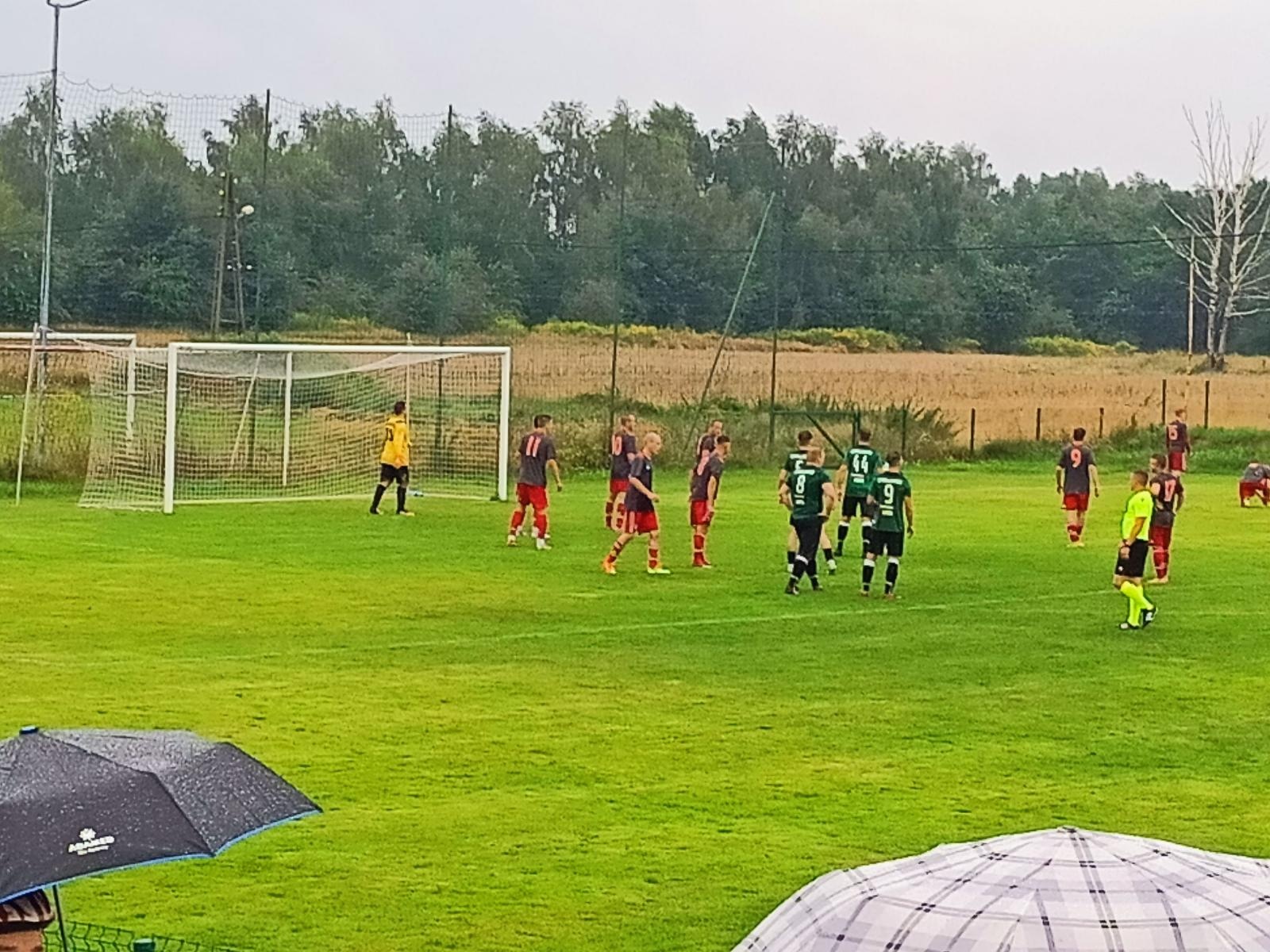 Zdjęcie w galerii na portalu naszraciborz.pl: Udana inauguracja w Raszczycach. Chwałowice pokonane wiadomości z regionu