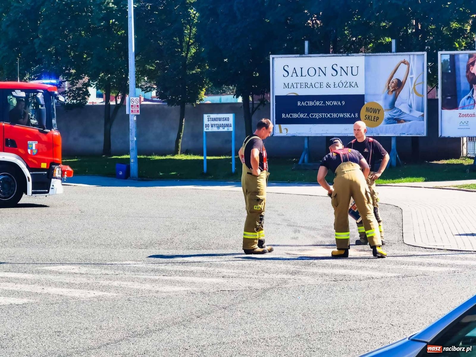 Zdjęcie w galerii na portalu naszraciborz.pl: Kobieta chciała skoczyć z okna na dziewiątym piętrze. Tragedii zapobiegł dyspozytor  wiadomości z regionu