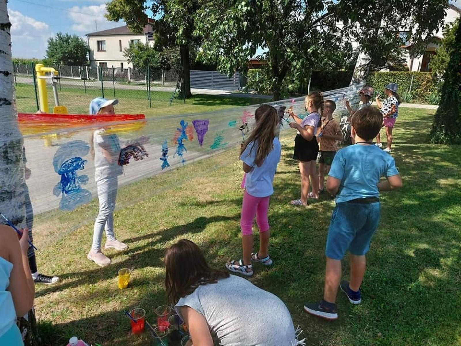 Zdjęcie w galerii na portalu naszraciborz.pl: Wakacyjna podróż po świecie bajkowych postaci wiadomości z regionu