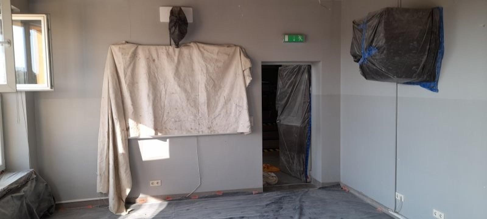 Zdjęcie w galerii na portalu naszraciborz.pl: Wakacyjne prace remontowe w ZSP 4 w Raciborzu wiadomości z regionu