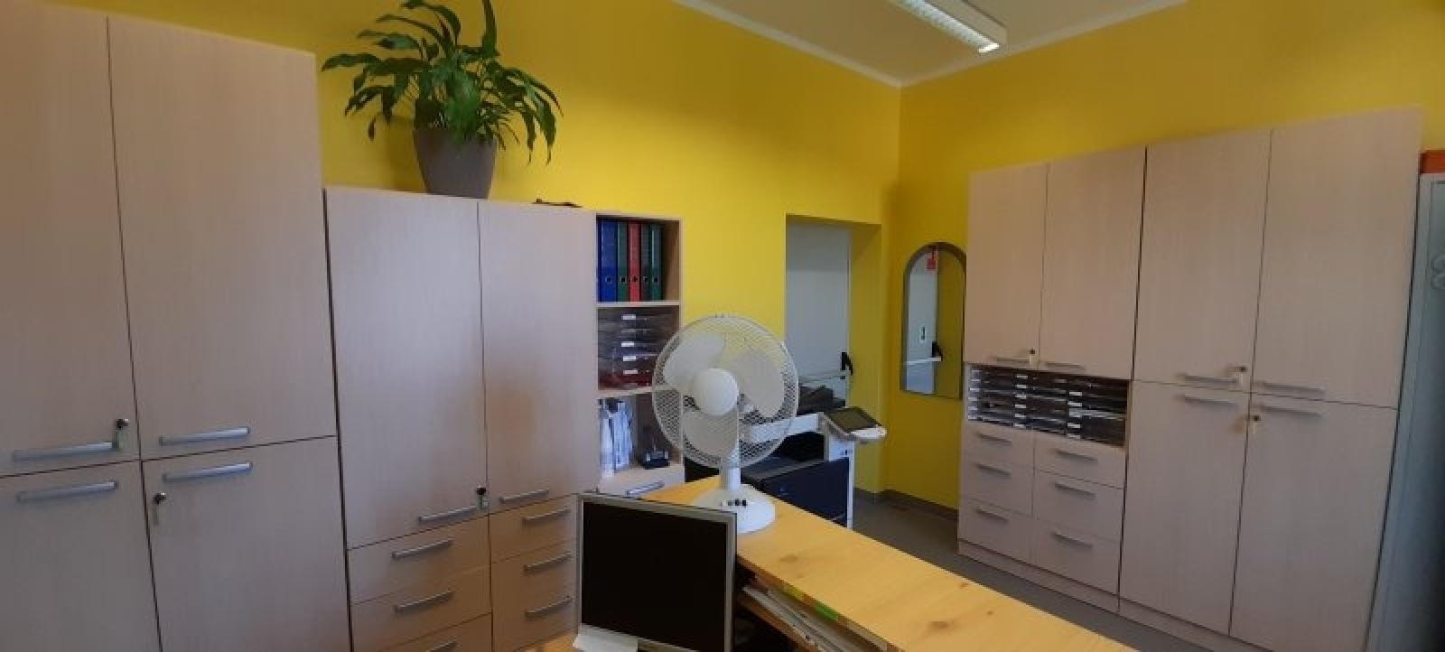 Zdjęcie w galerii na portalu naszraciborz.pl: Wakacyjne prace remontowe w ZSP 4 w Raciborzu wiadomości z regionu