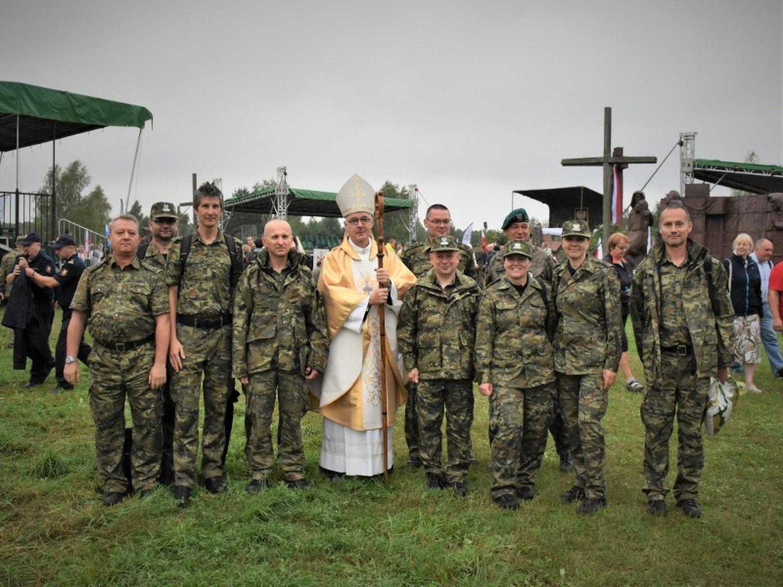 Zdjęcie w galerii na portalu naszraciborz.pl: Śląscy pogranicznicy pielgrzymowali na Jasną Górę wiadomości z regionu