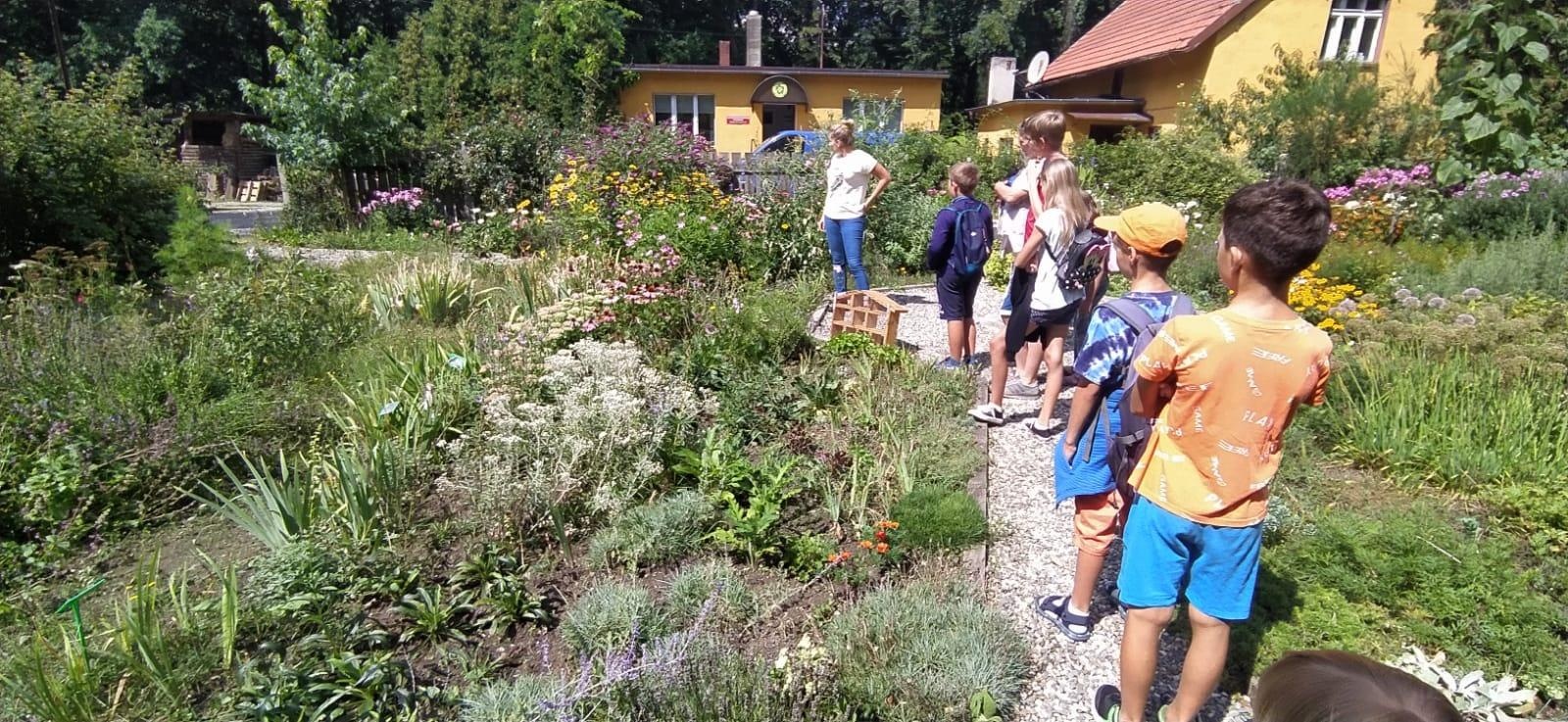Zdjęcie w galerii na portalu naszraciborz.pl: Na dworze w Oborze. RCK podsumowało wakacyjne zajęcia wiadomości z regionu