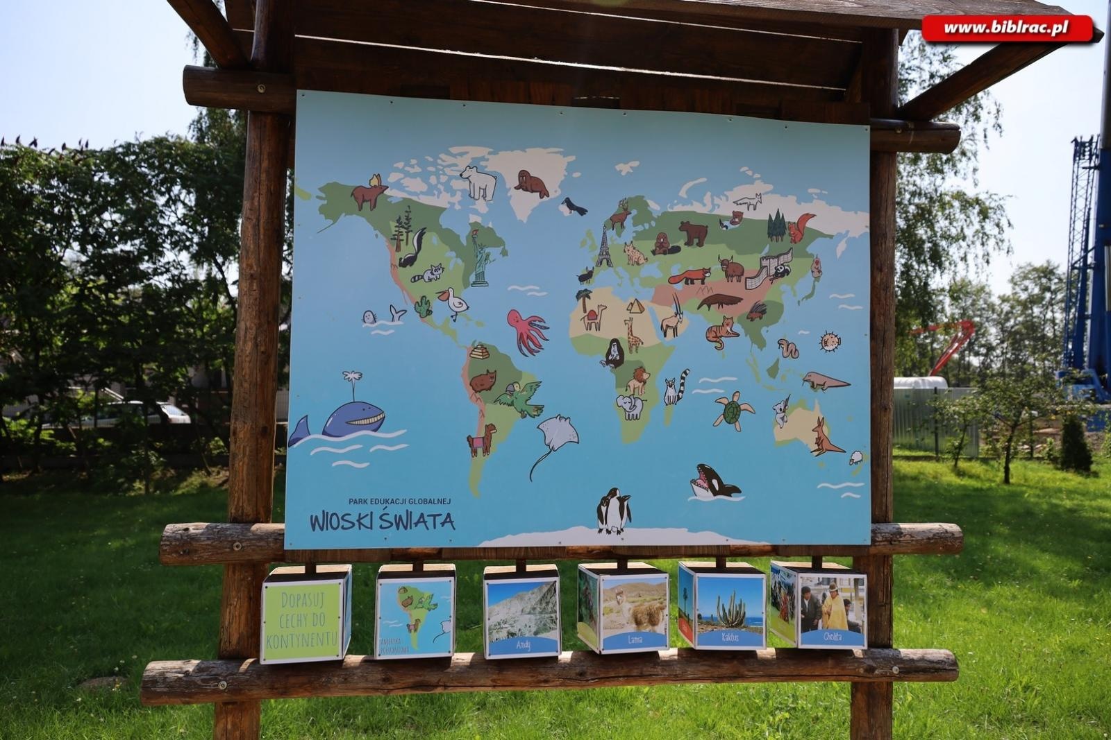 Zdjęcie w galerii na portalu naszraciborz.pl: Baśniowe Lato z Biblioteką w podróży do Wiosek Świata wiadomości z regionu