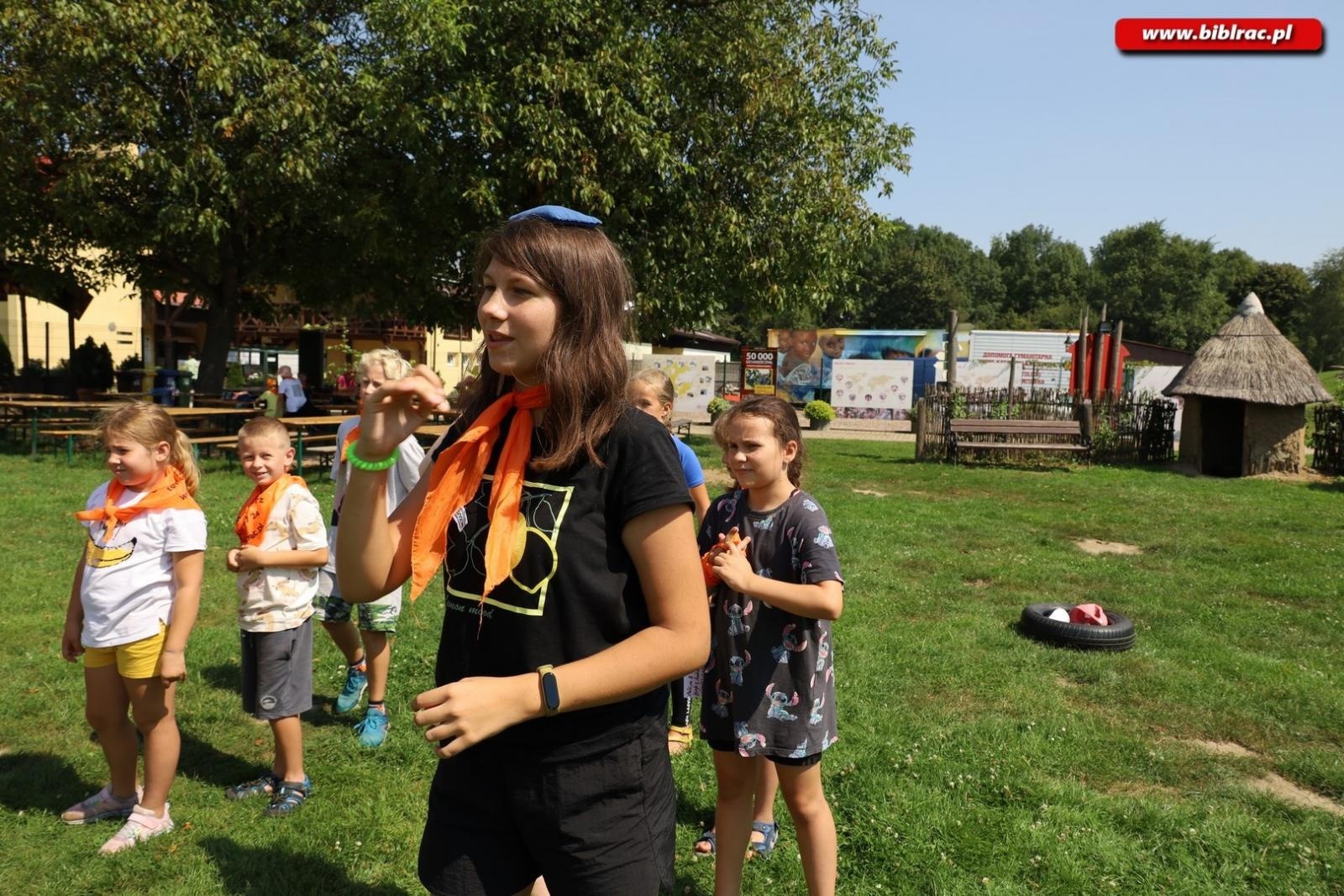 Zdjęcie w galerii na portalu naszraciborz.pl: Baśniowe Lato z Biblioteką w podróży do Wiosek Świata wiadomości z regionu