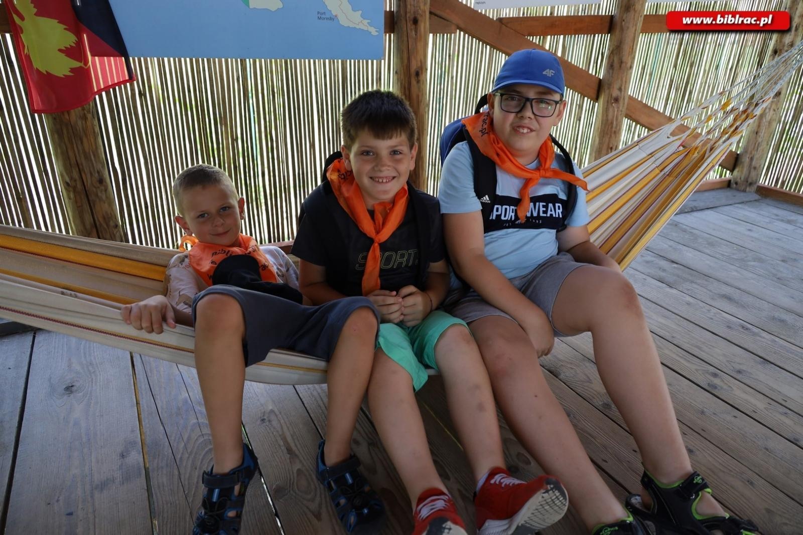 Zdjęcie w galerii na portalu naszraciborz.pl: Baśniowe Lato z Biblioteką w podróży do Wiosek Świata wiadomości z regionu