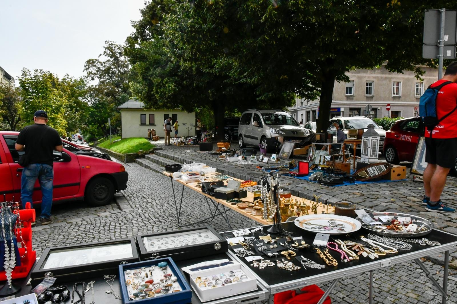Zdjęcie w galerii na portalu naszraciborz.pl: Raciborski targ staroci wrócił na stare miejsce wiadomości z regionu