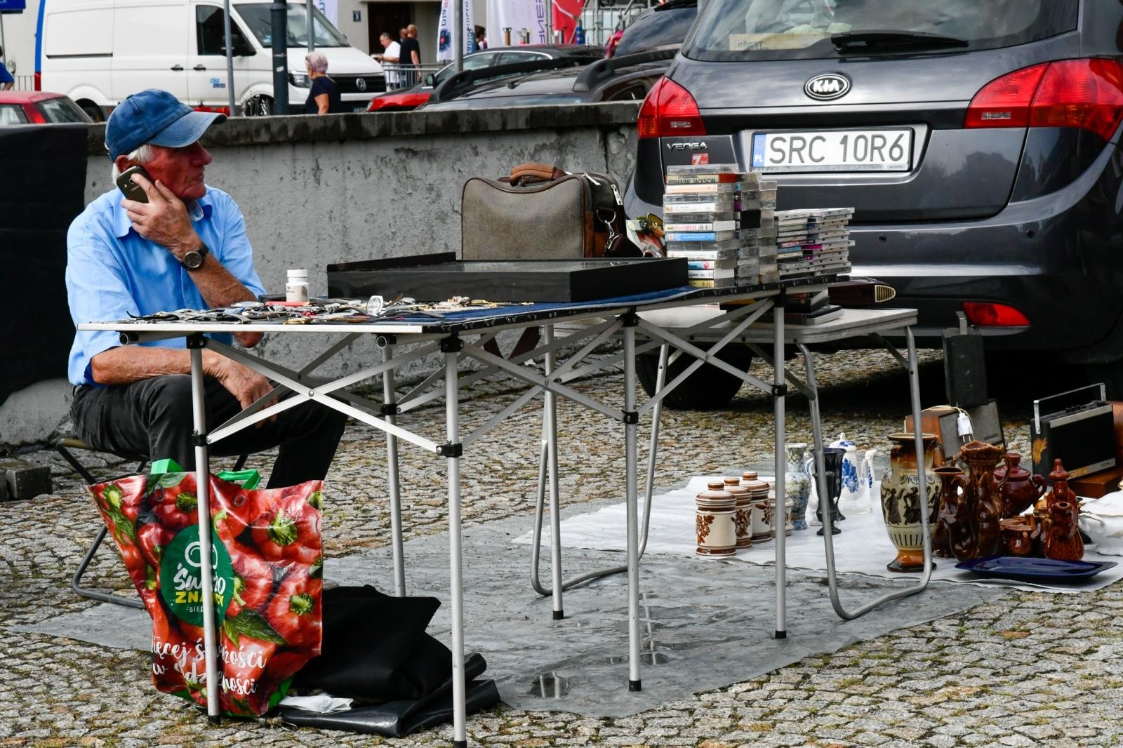 Zdjęcie w galerii na portalu naszraciborz.pl: Raciborski targ staroci wrócił na stare miejsce wiadomości z regionu