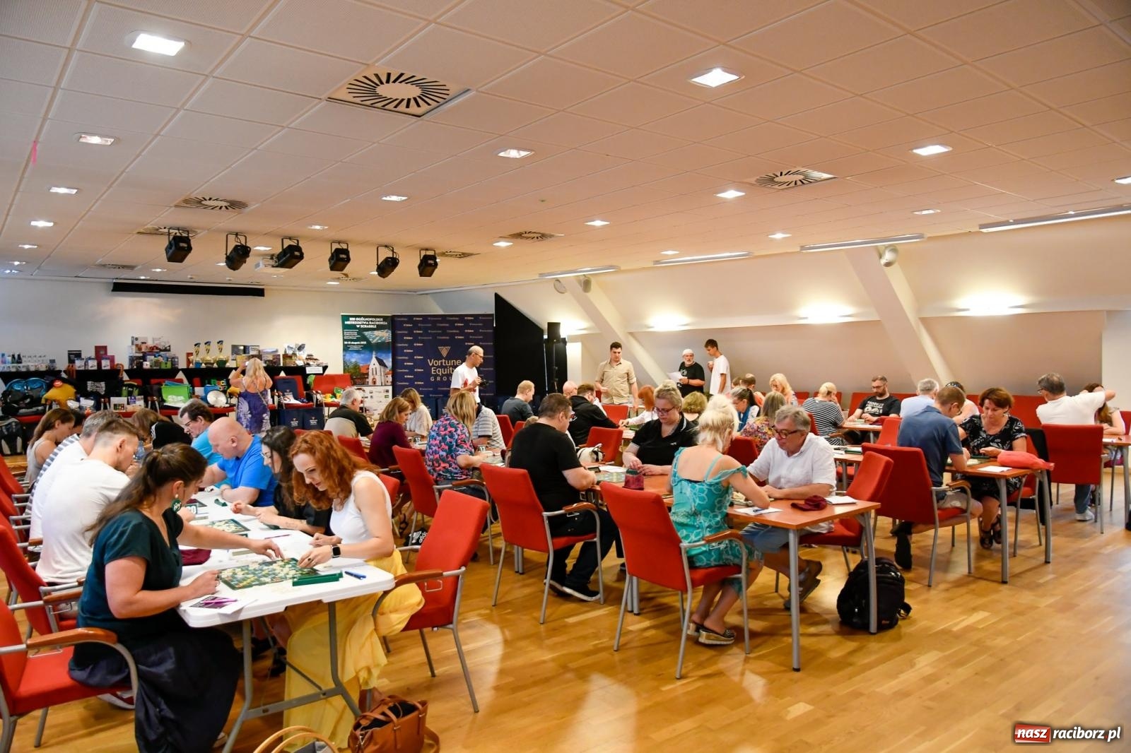 Zdjęcie w galerii na portalu naszraciborz.pl: Zamkowe zmagania scrabblistów [FOTO i WIDEO] wiadomości z regionu