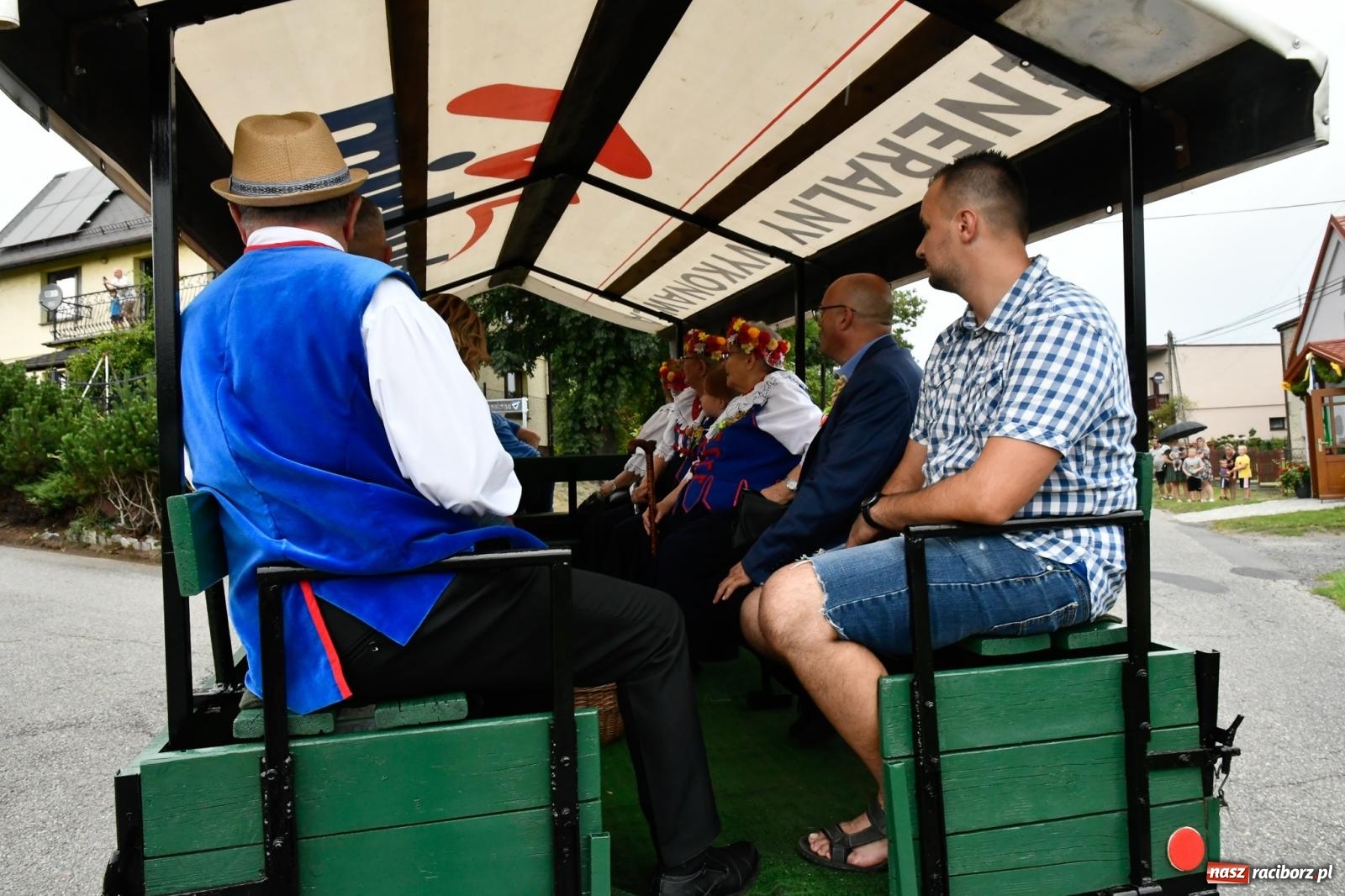 Zdjęcie w galerii na portalu naszraciborz.pl: Barwny korowód dożynkowy w Łańcach [FOTO i WIDEO] wiadomości z regionu