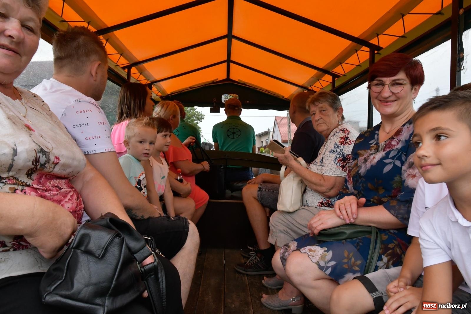 Zdjęcie w galerii na portalu naszraciborz.pl: Barwny korowód dożynkowy w Łańcach [FOTO i WIDEO] wiadomości z regionu